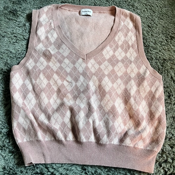 Aritzia Sunday Best Argyle Sweater Vest Medium Pink Preppy Academia Merino Wool - Picture 1 of 5